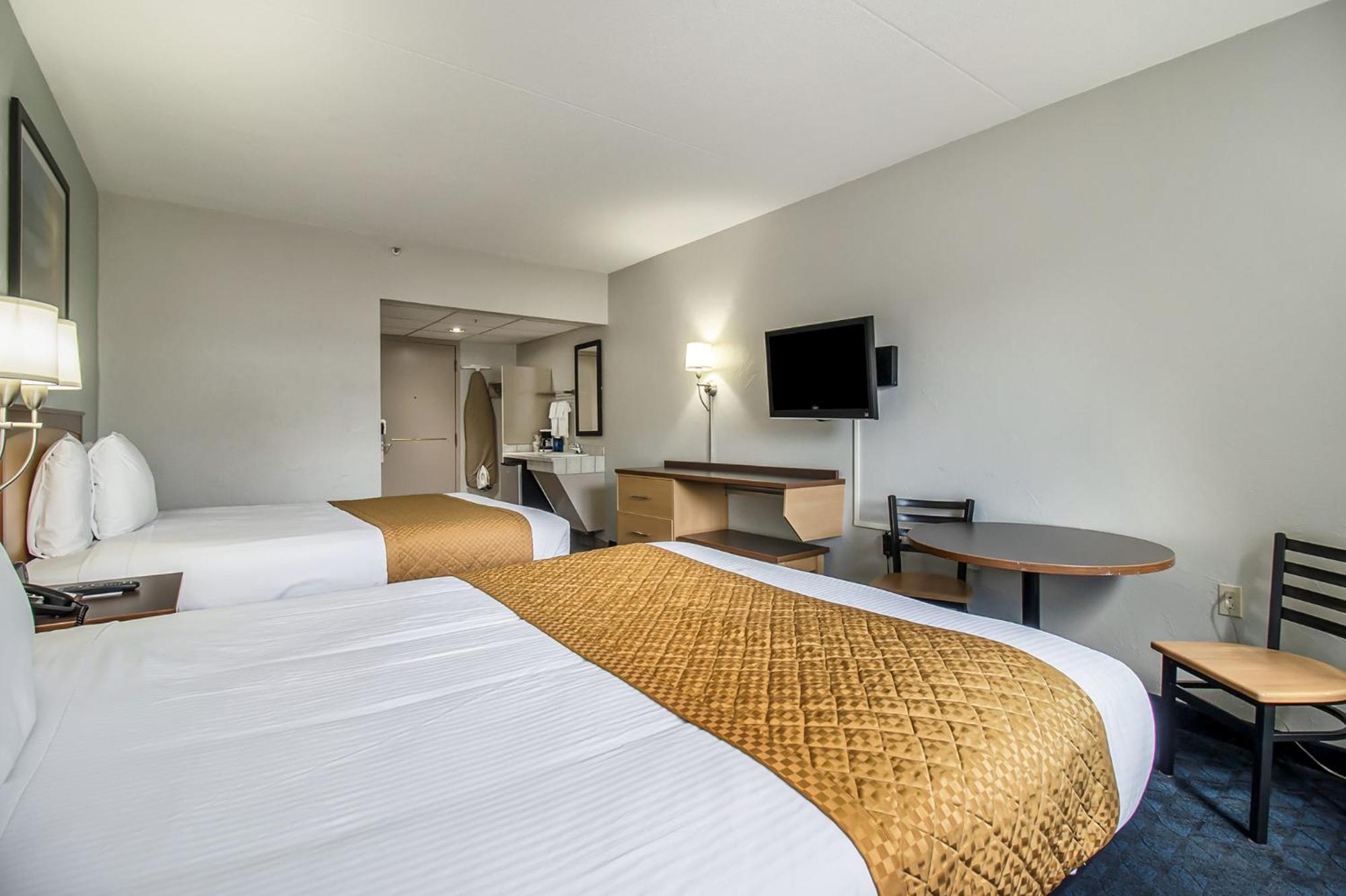 Dunes Waterfront Hotel 3*