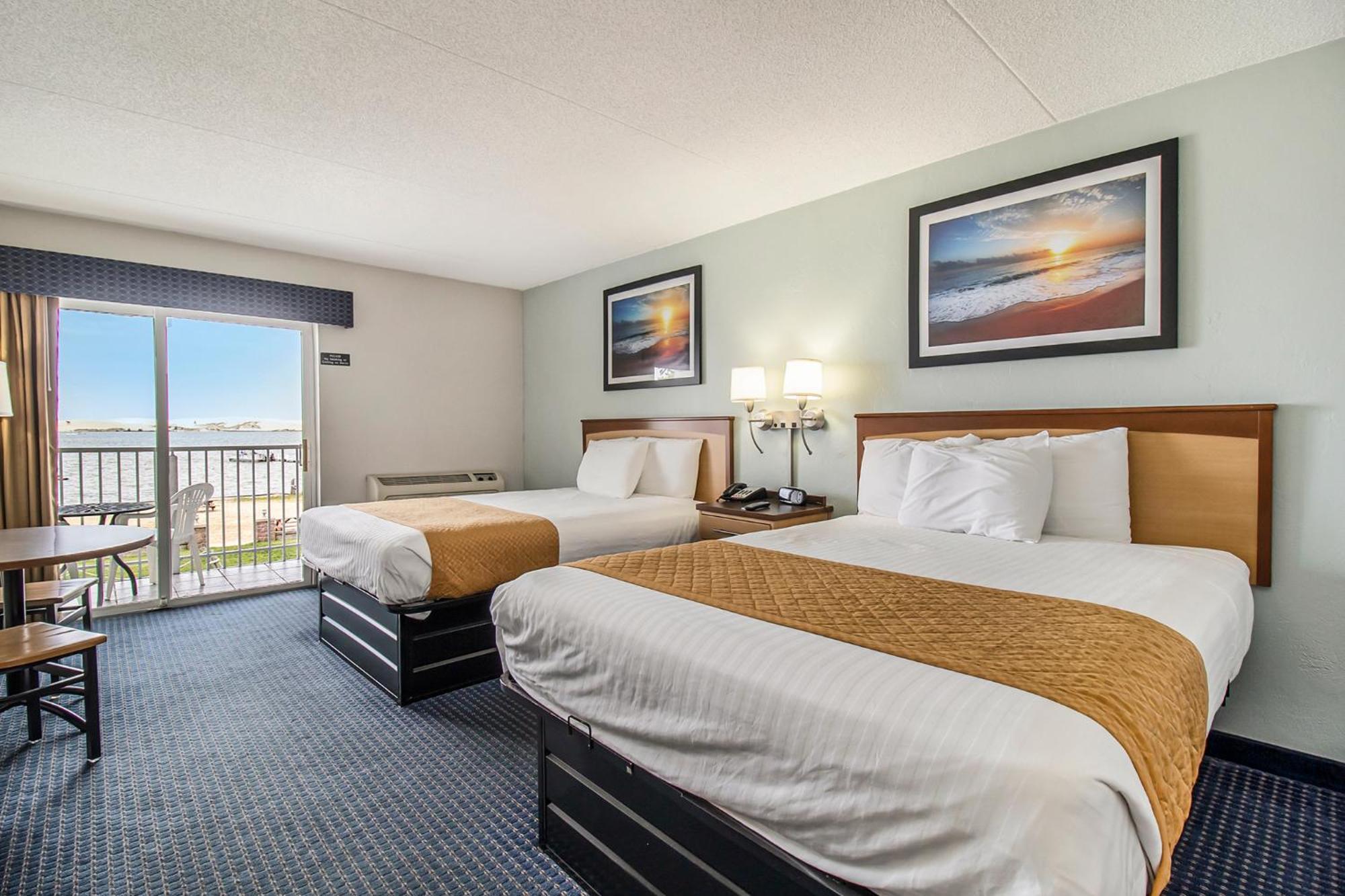 Dunes Waterfront Hotel 3*