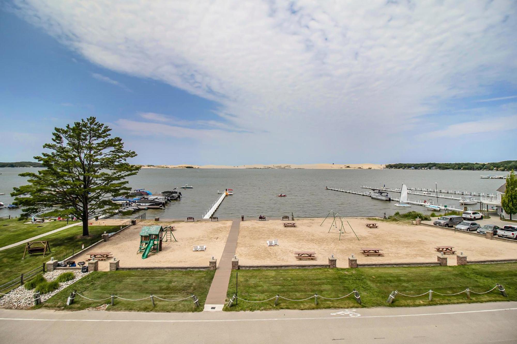 Hotel Dunes Waterfront
