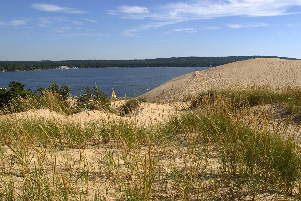 Hotel Dunes Waterfront 3*