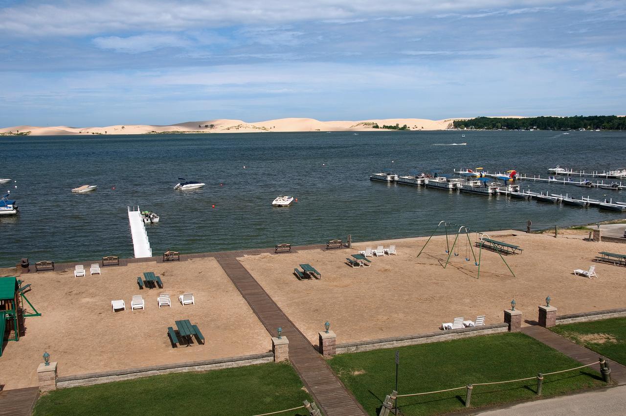 Dunes Waterfront Hotel 3*
