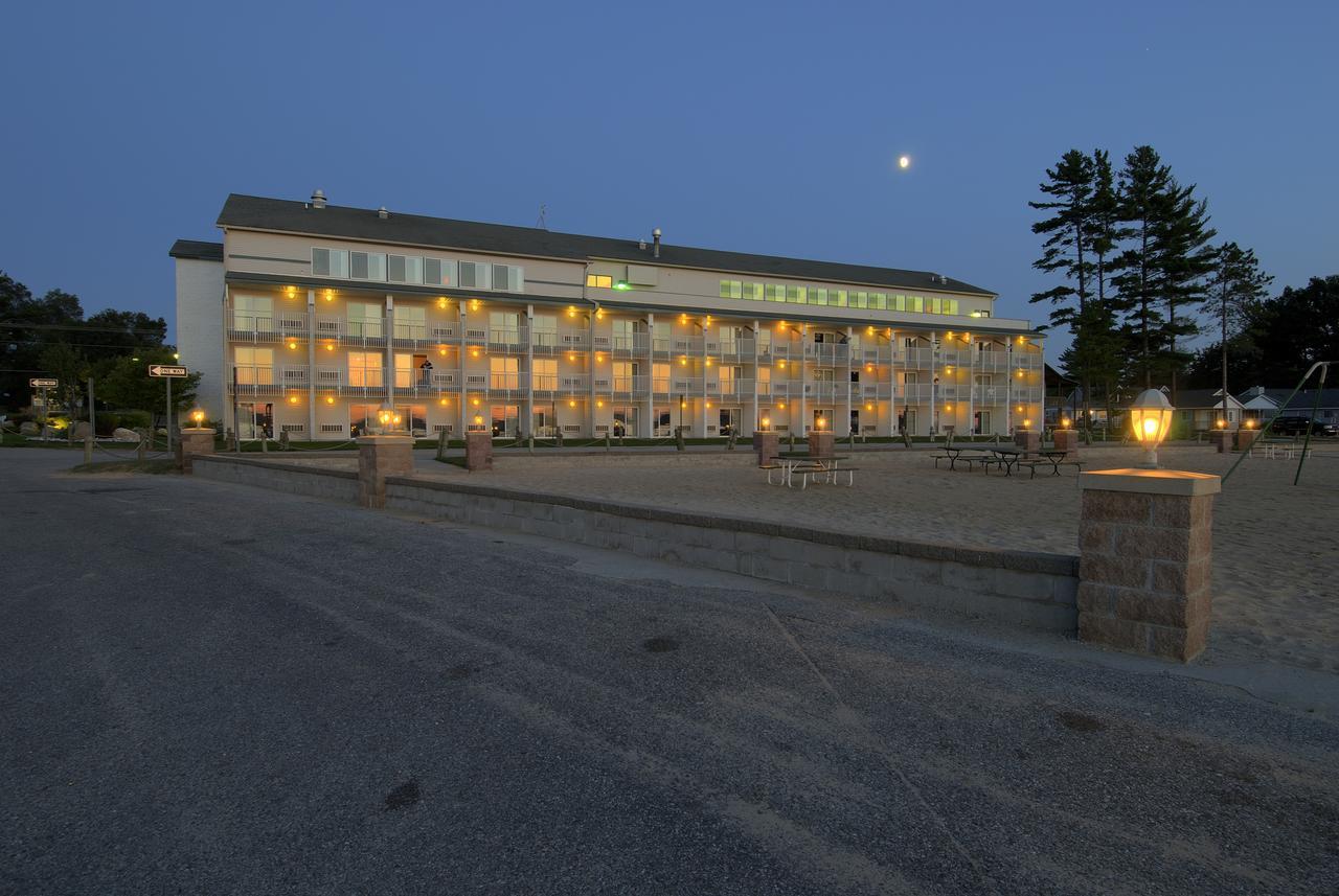 Dunes Waterfront Hotel 3*